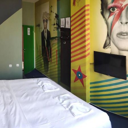 Hostel Log Inn Скопье Экстерьер фото