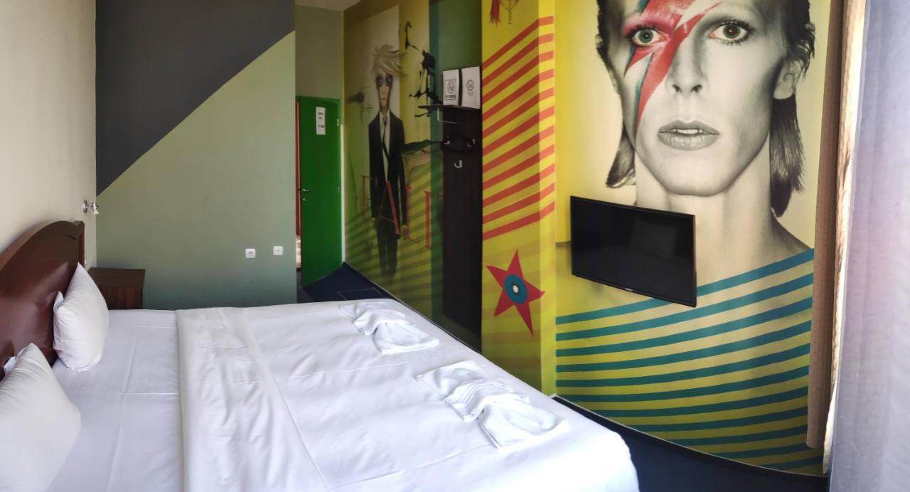 Hostel Log Inn Скопье Экстерьер фото