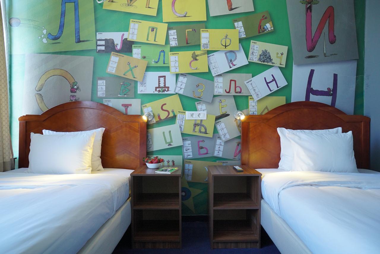 Hostel Log Inn Скопье Экстерьер фото