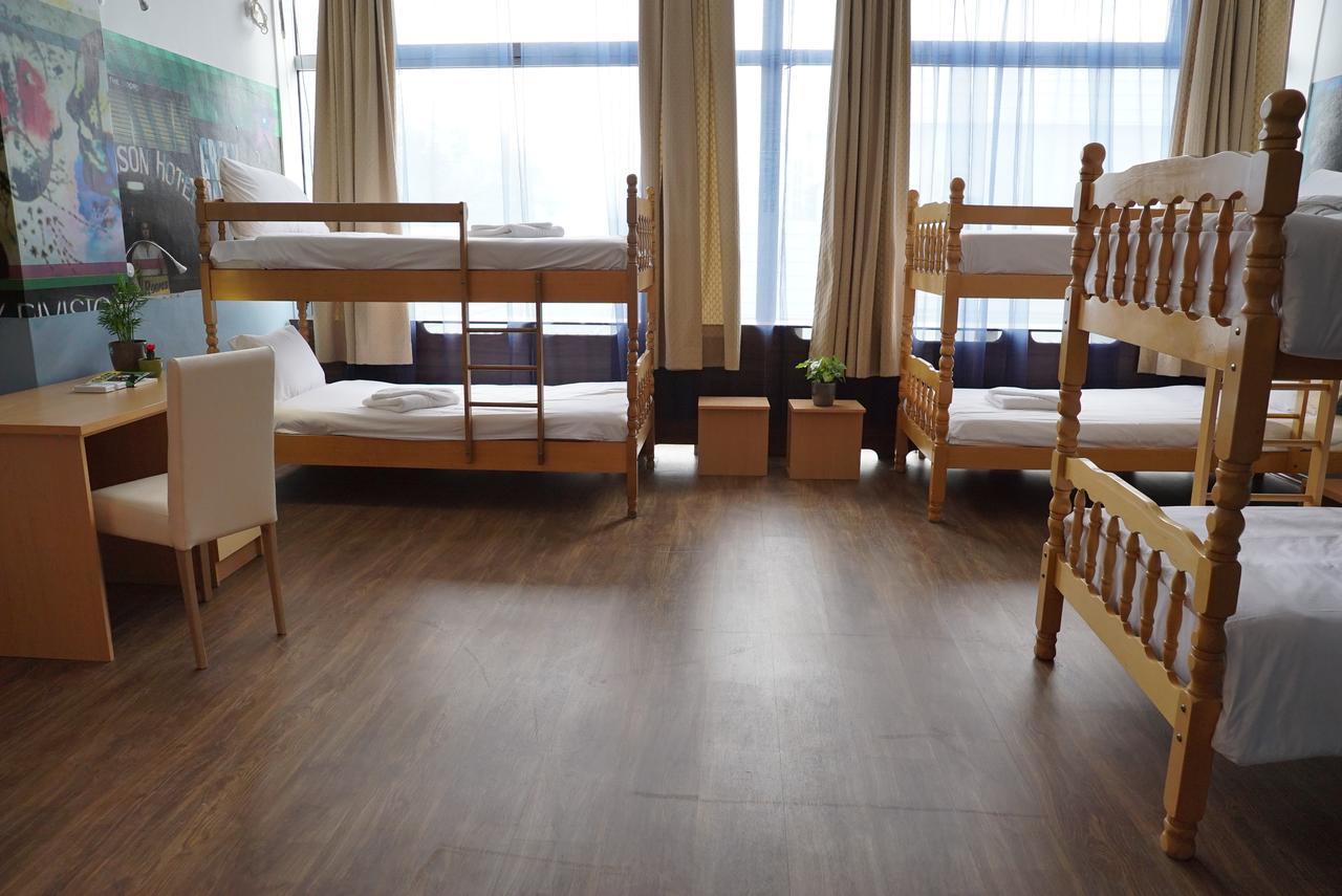 Hostel Log Inn Скопье Экстерьер фото