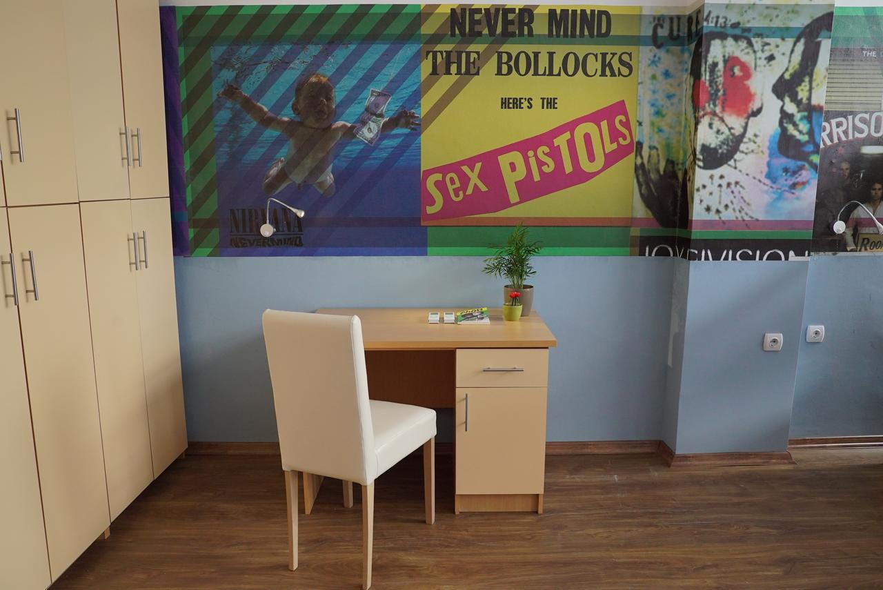 Hostel Log Inn Скопье Экстерьер фото
