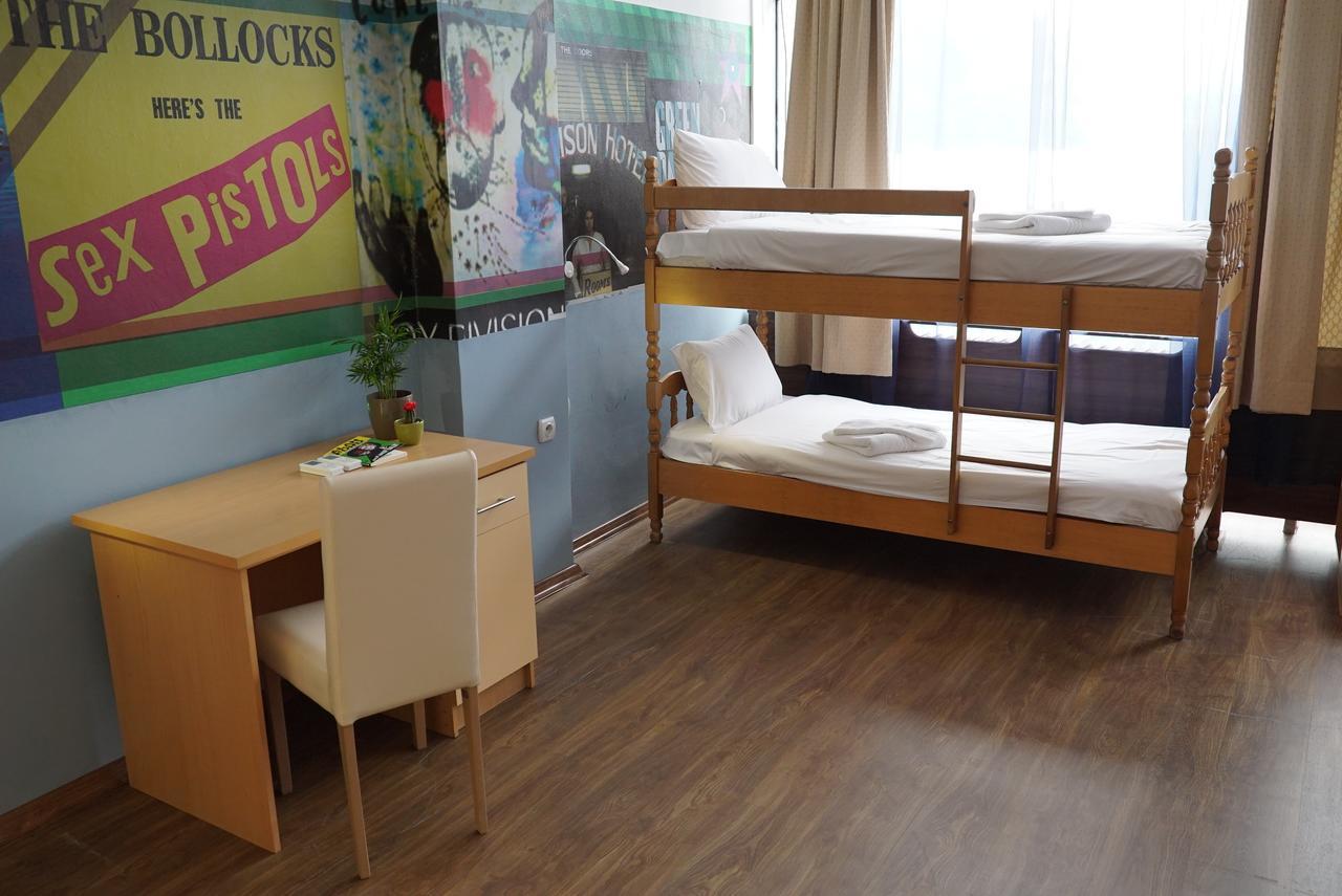 Hostel Log Inn Скопье Экстерьер фото