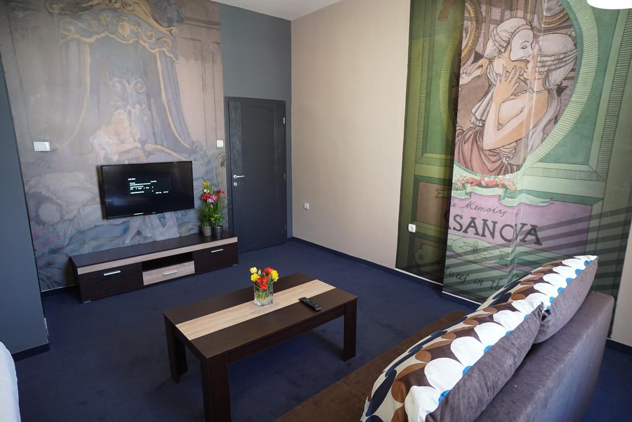 Hostel Log Inn Скопье Экстерьер фото